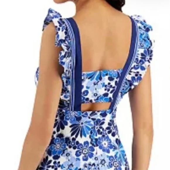 Dress - Picture 1 of 6